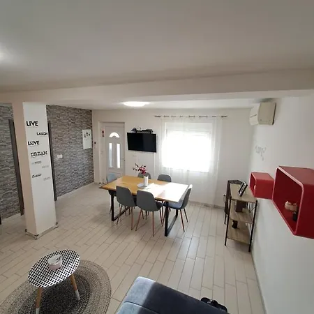 Apartman Leilani Апартаменты *