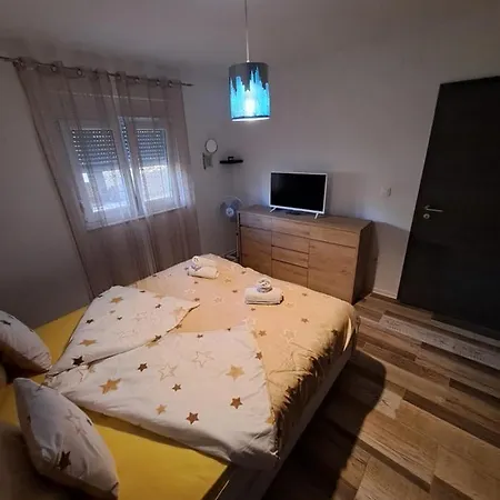 Апартаменты Apartman Leilani *